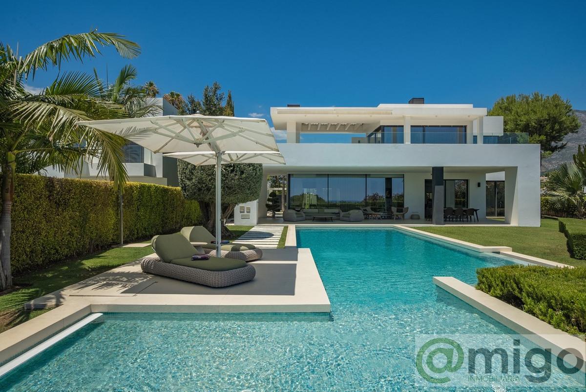 For sale of villa in Marbella