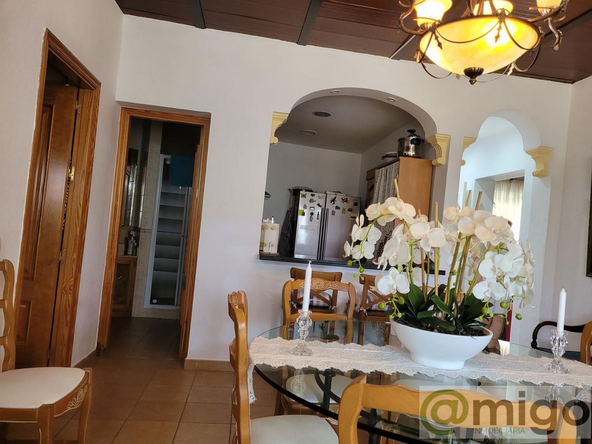 For sale of villa in Estepona