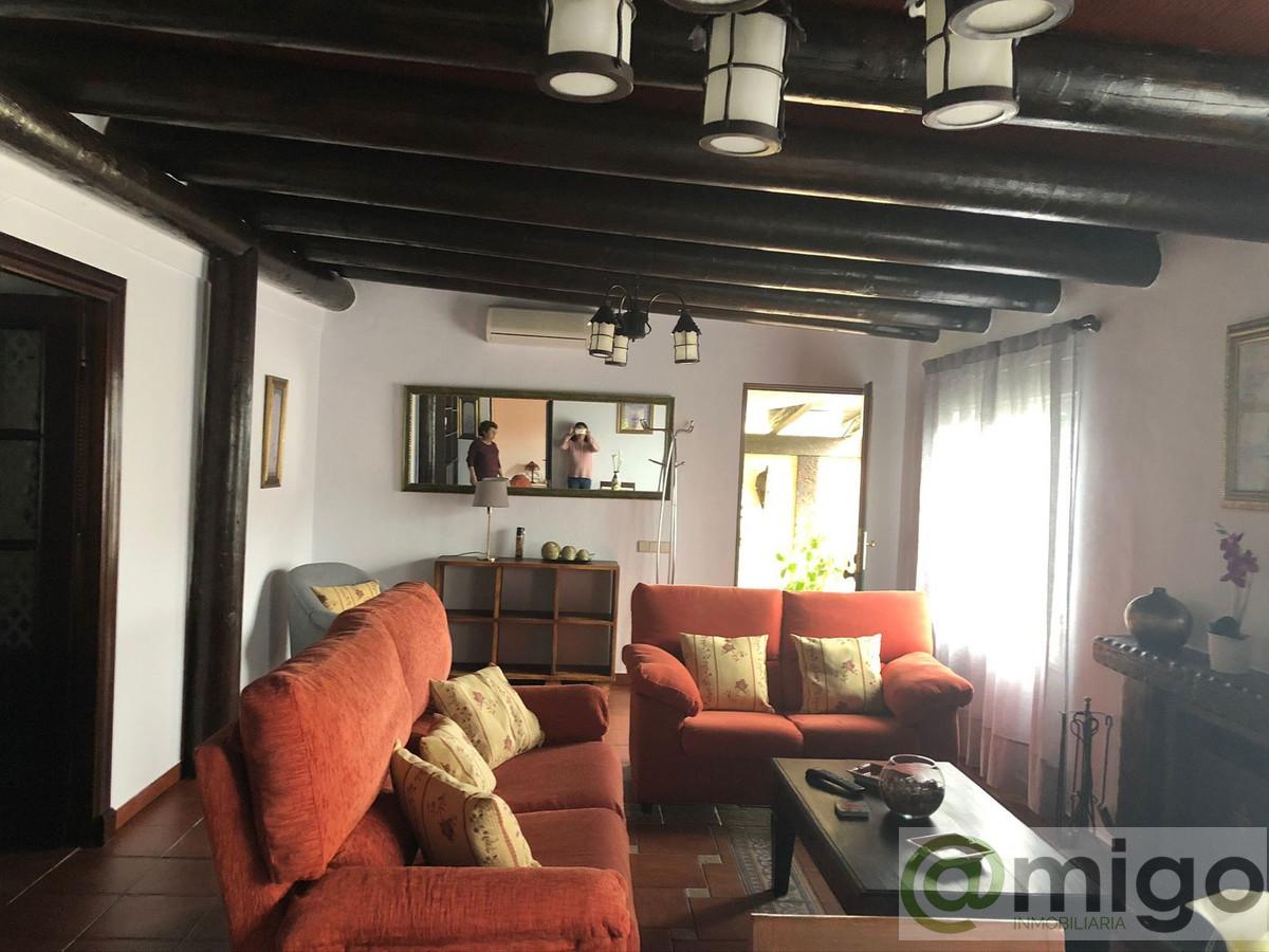 For sale of villa in Estepona