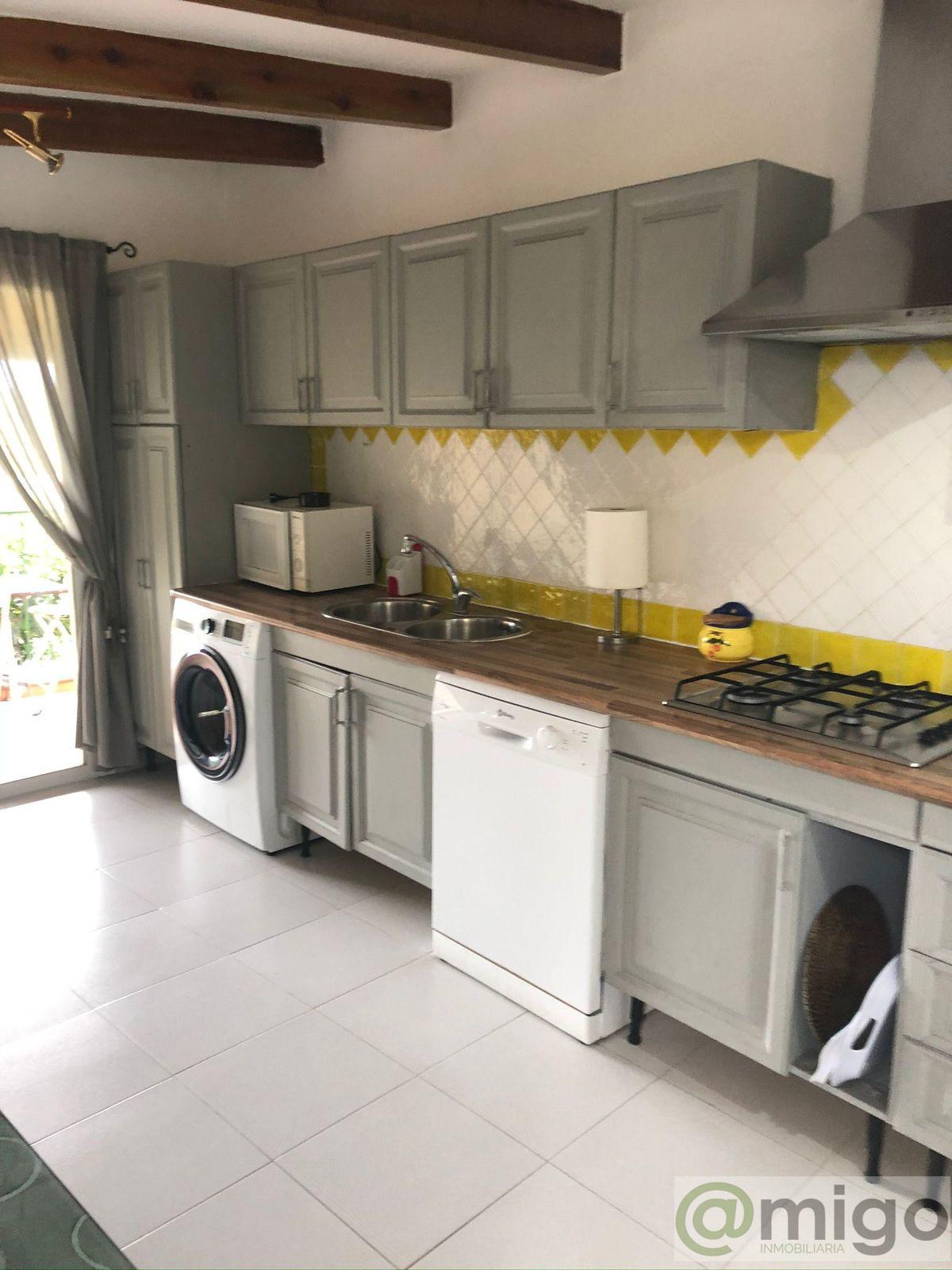 For sale of villa in Estepona