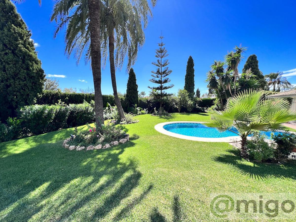 For sale of villa in Marbella