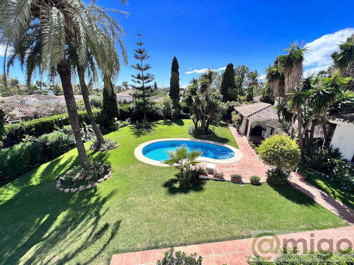 For sale of villa in Marbella