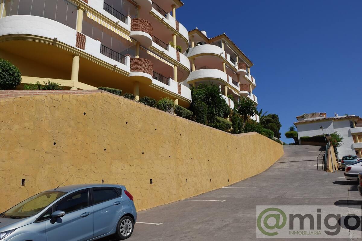 For sale of apartment in Calahonda