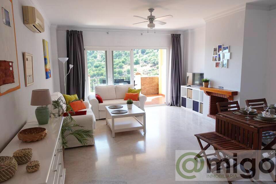 For sale of apartment in Calahonda