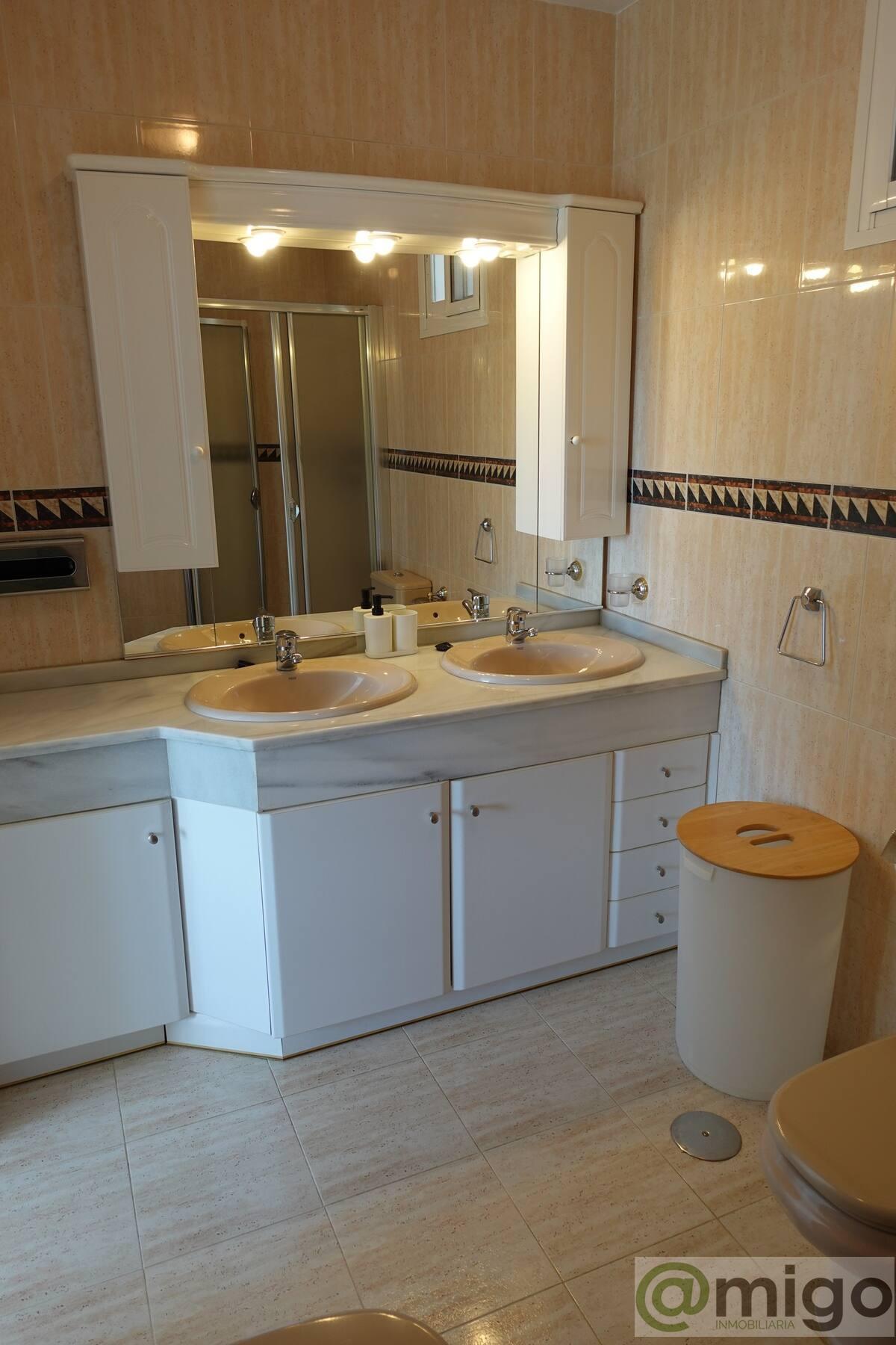 For sale of apartment in Calahonda