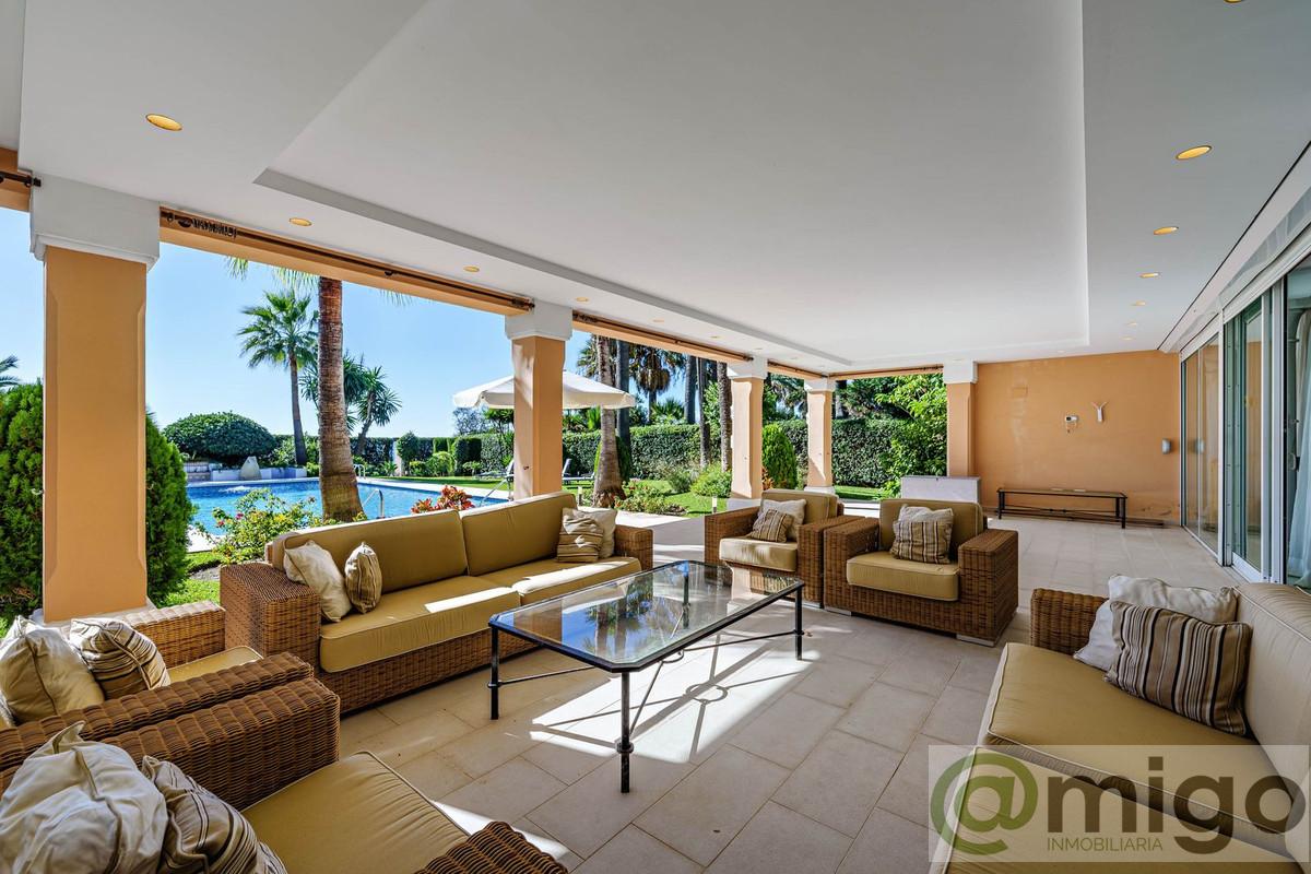 For sale of villa in Benamara