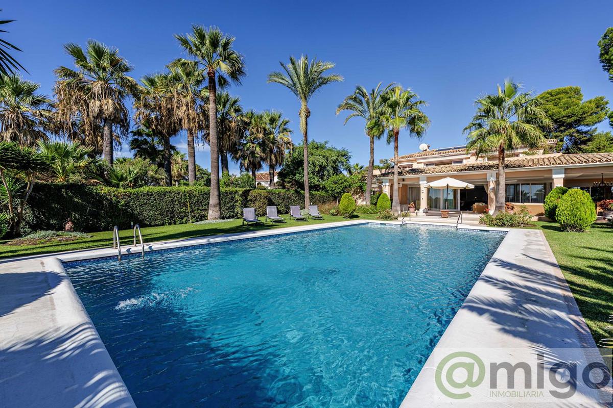 For sale of villa in Benamara