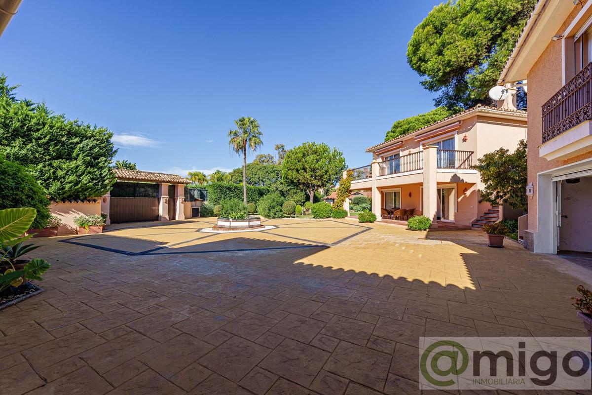 For sale of villa in Benamara