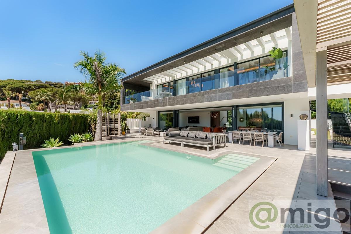 For sale of villa in Marbella