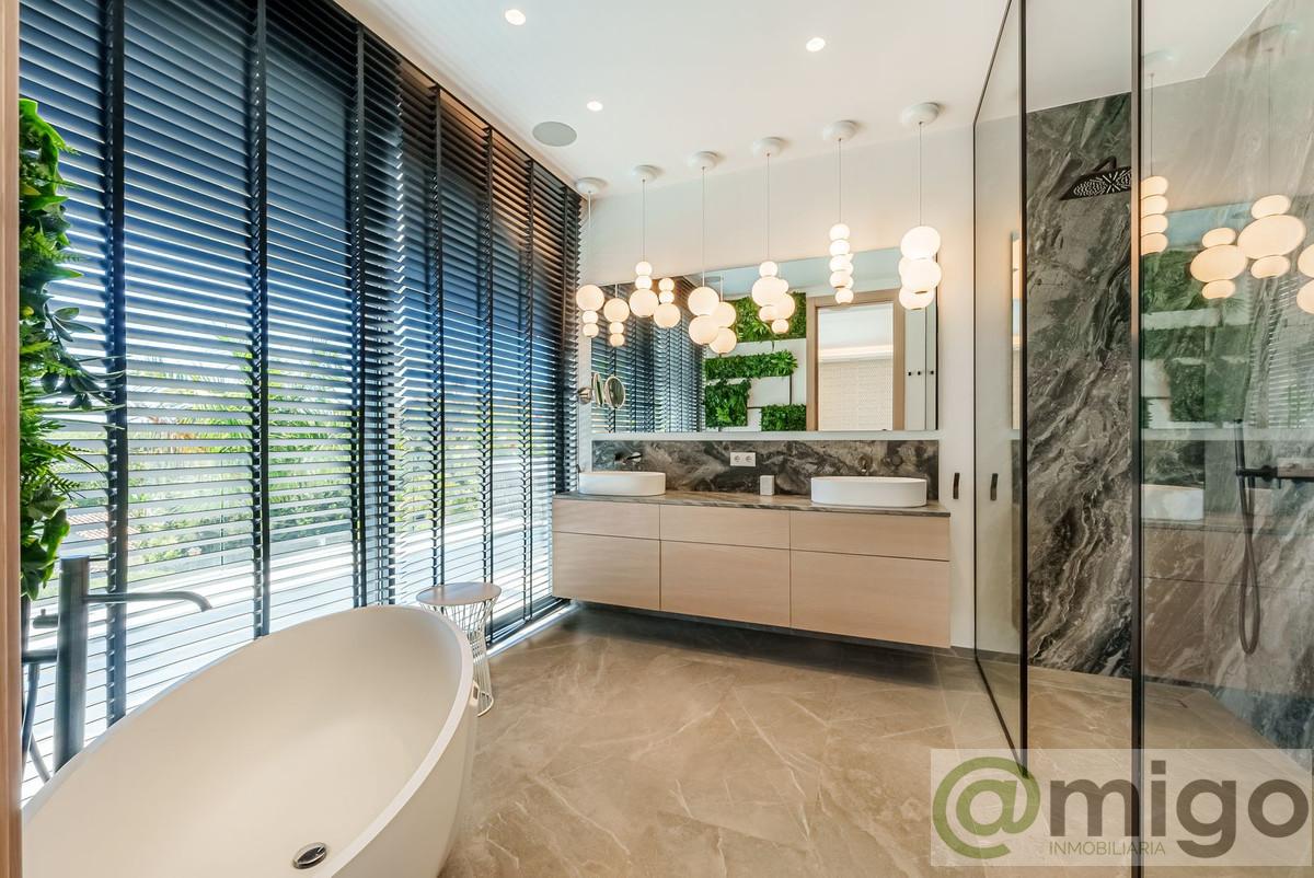 For sale of villa in Marbella