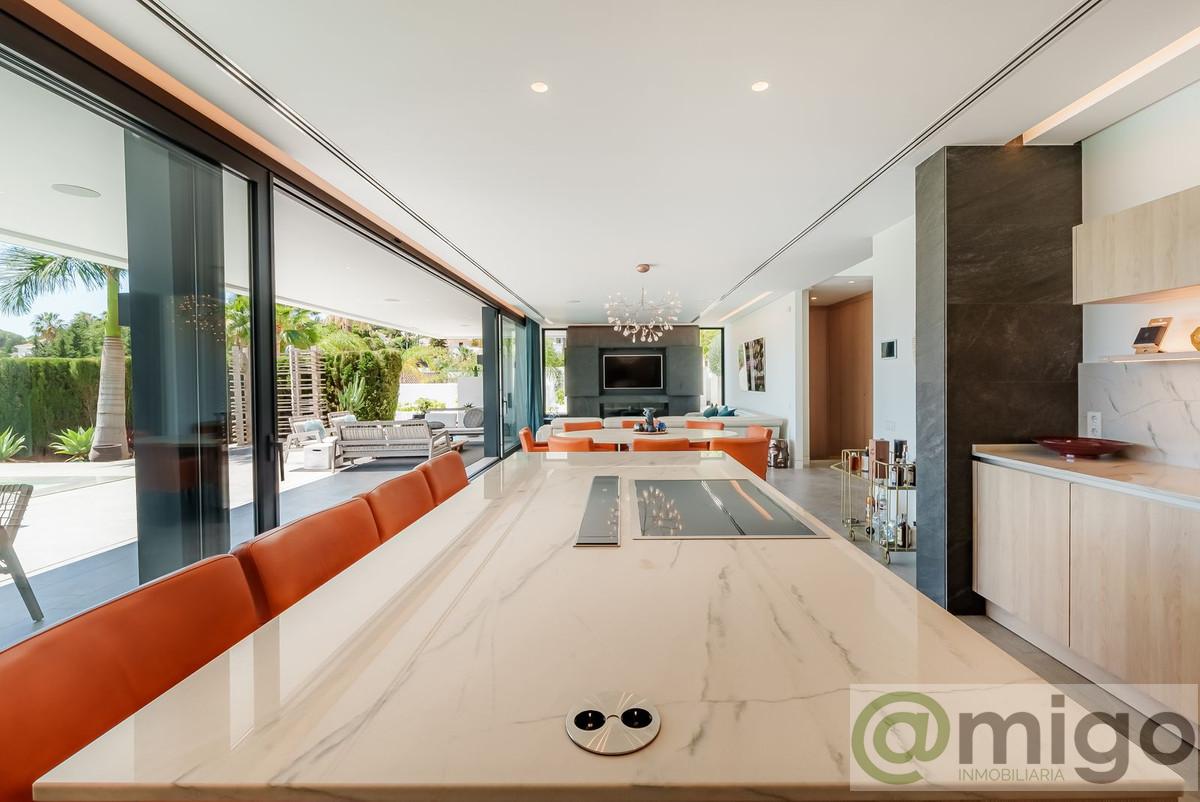 For sale of villa in Marbella