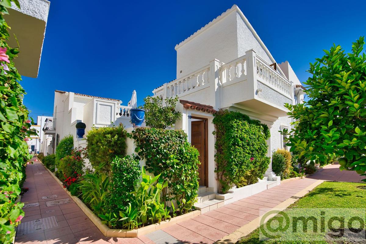 For sale of villa in Estepona