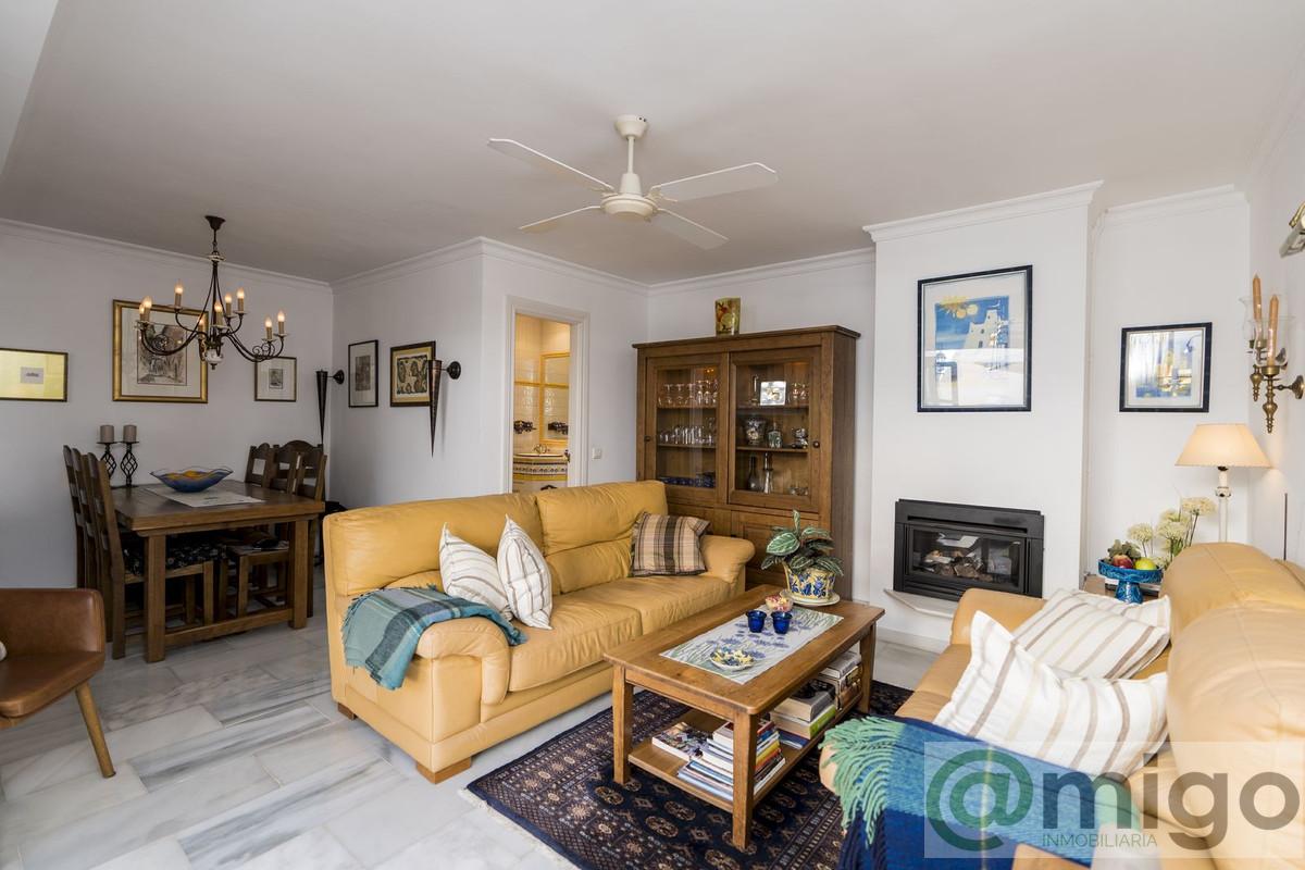 For sale of villa in Estepona