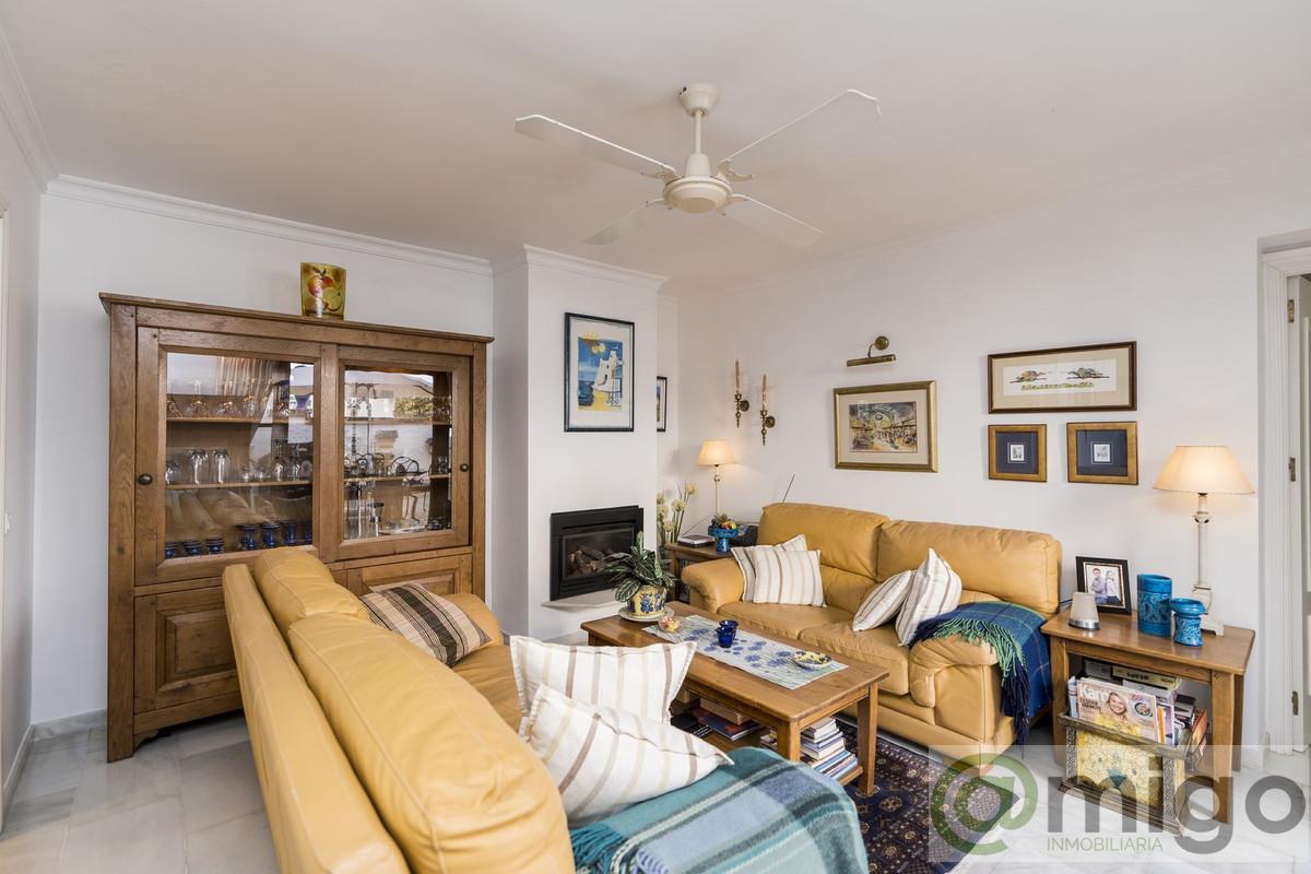 For sale of villa in Estepona
