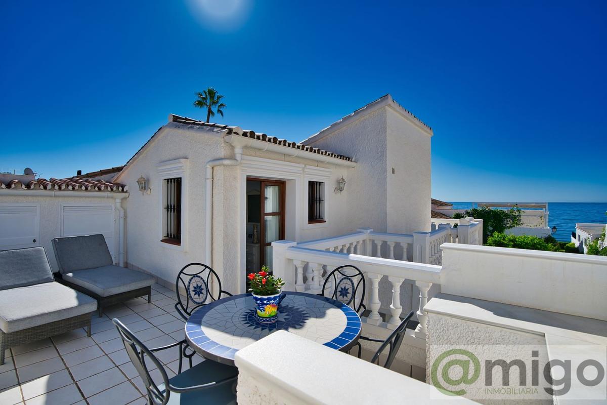 For sale of villa in Estepona