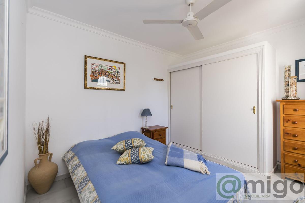 For sale of villa in Estepona