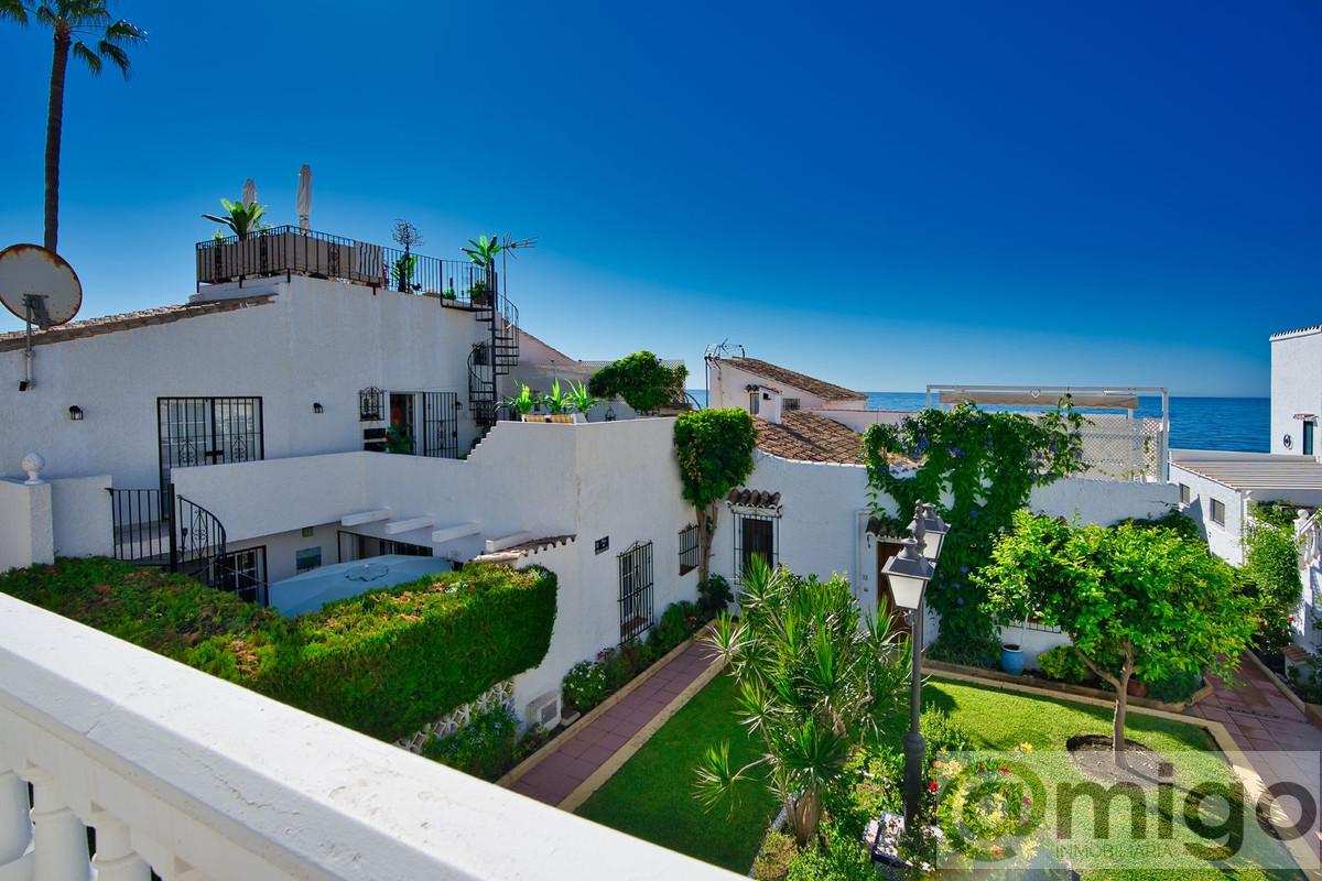 For sale of villa in Estepona