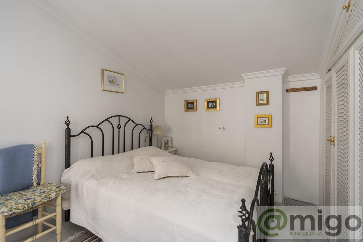 For sale of villa in Estepona
