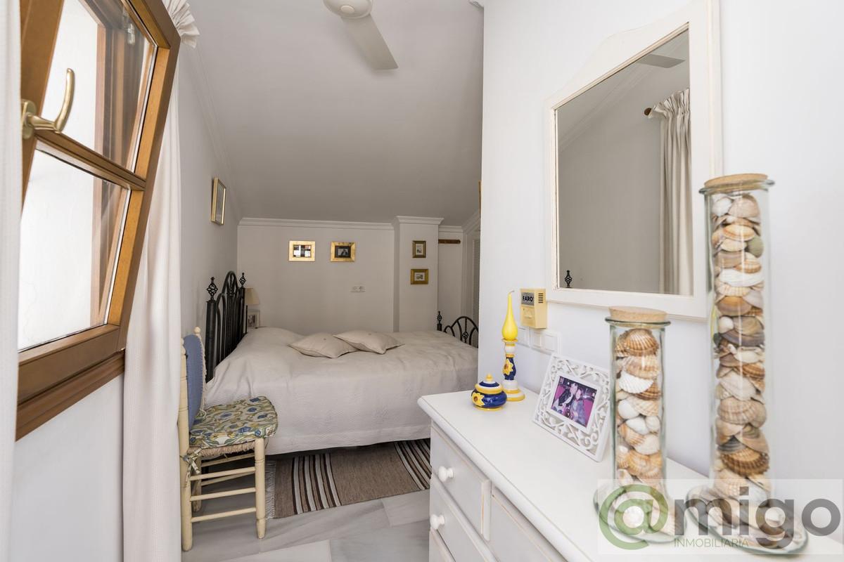 For sale of villa in Estepona