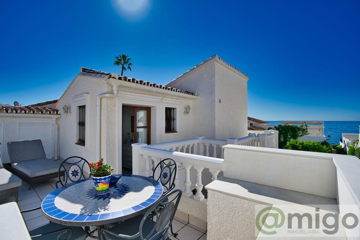 For sale of villa in Estepona