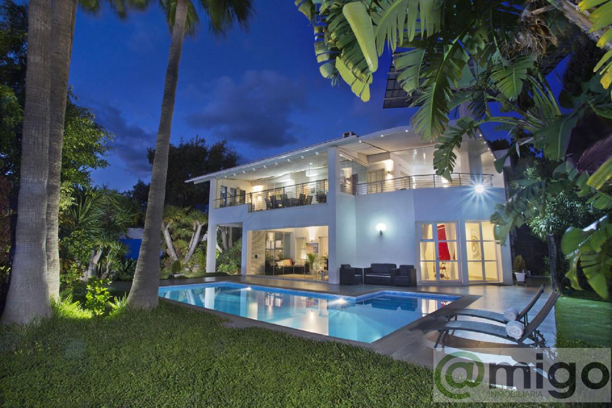 Продажа от

 Виллa на Marbella