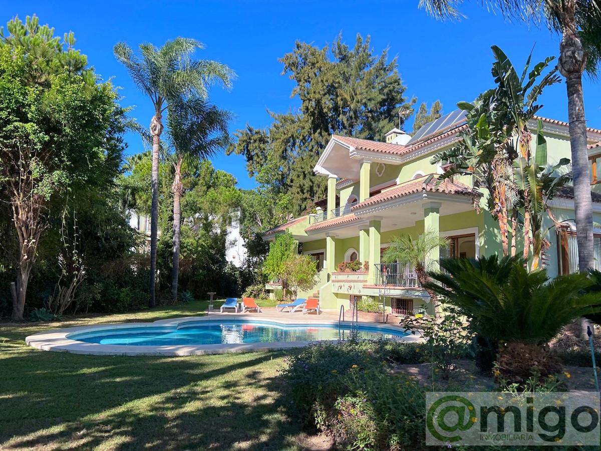 For sale of villa in El Paraiso