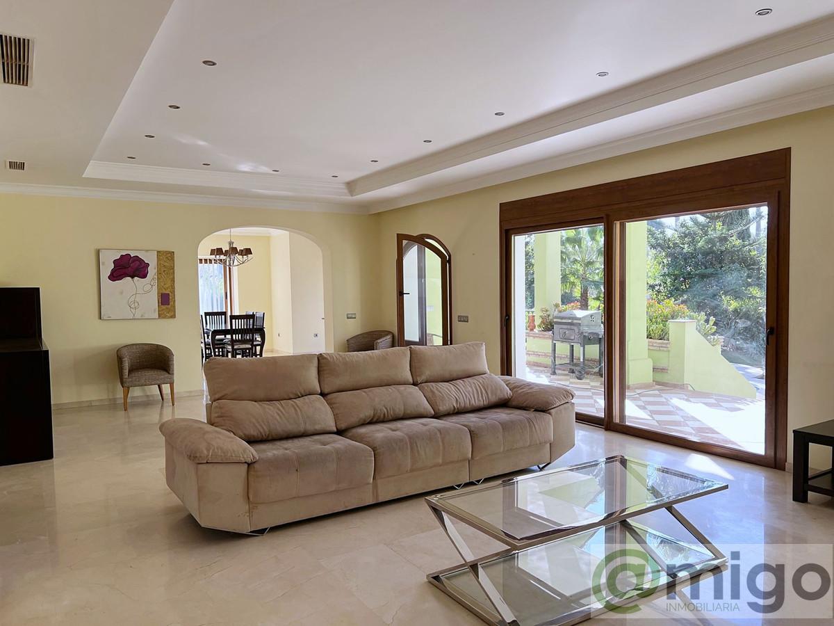 For sale of villa in El Paraiso