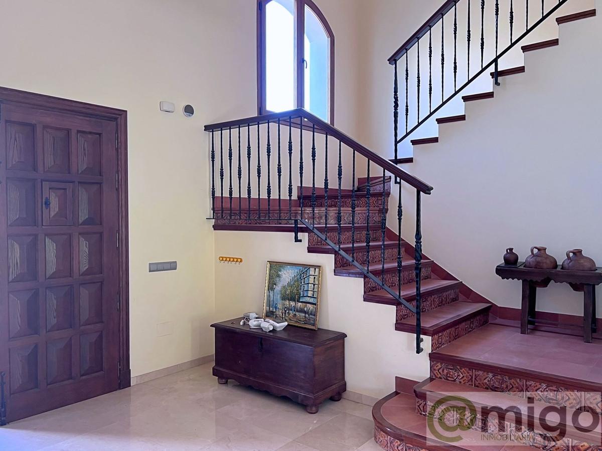 For sale of villa in El Paraiso