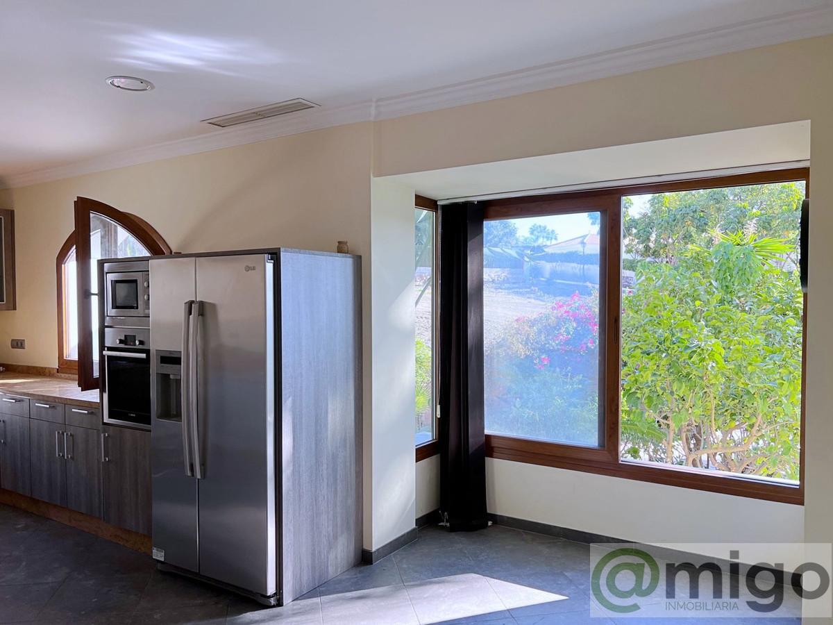 For sale of villa in El Paraiso