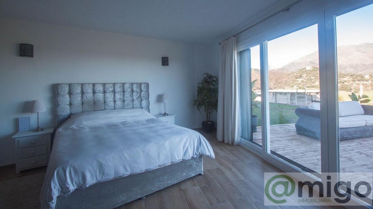 Venta de villa en Casares
