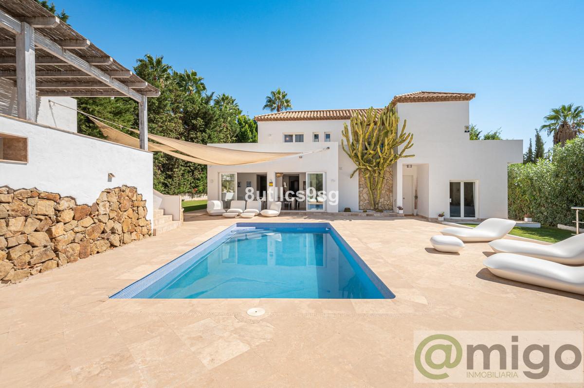 For sale of villa in Marbella