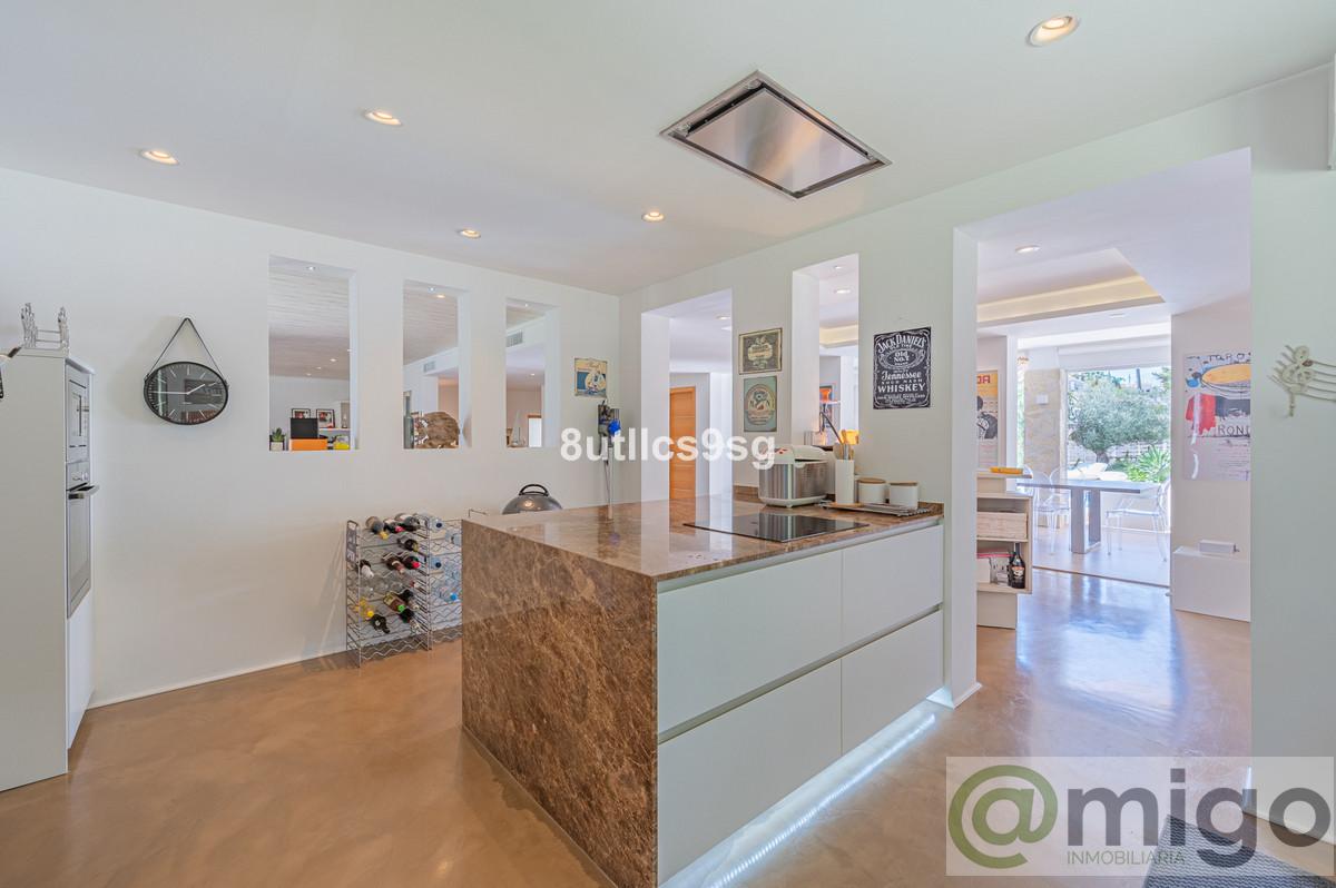 For sale of villa in Marbella