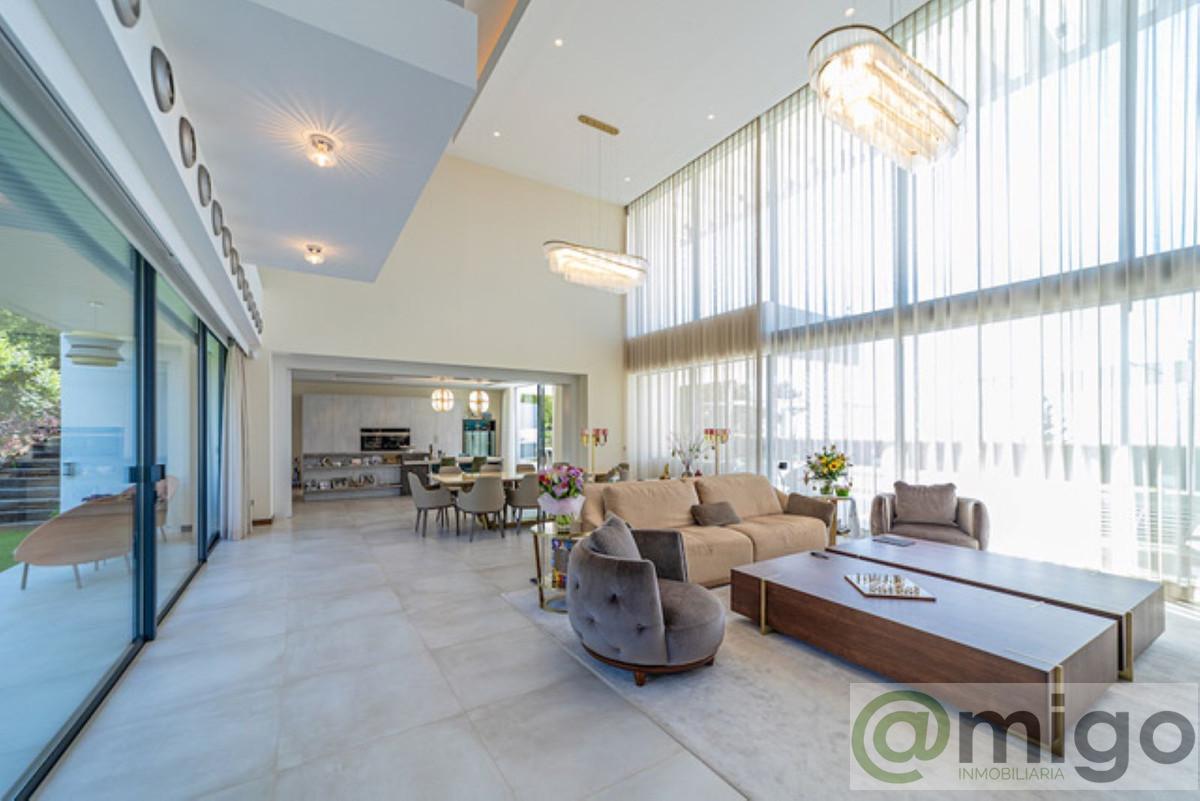 For sale of villa in Marbella