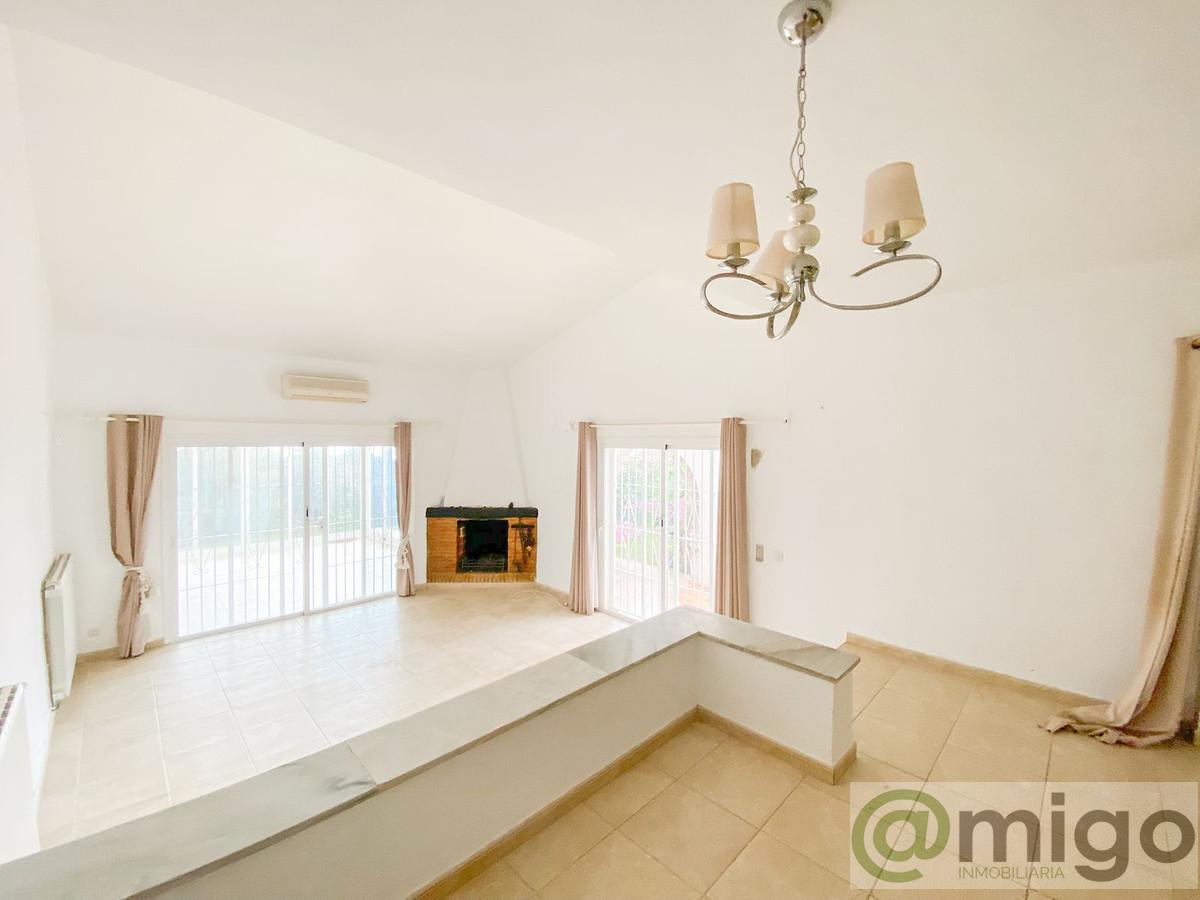 Venta de villa en Calahonda