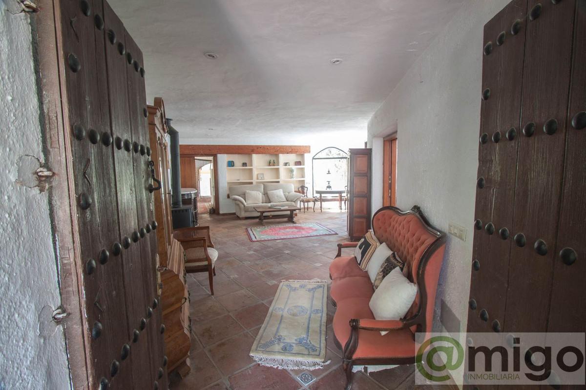 For sale of villa in Casares