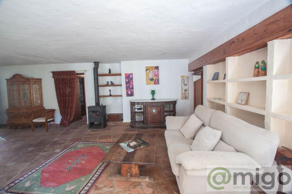 For sale of villa in Casares