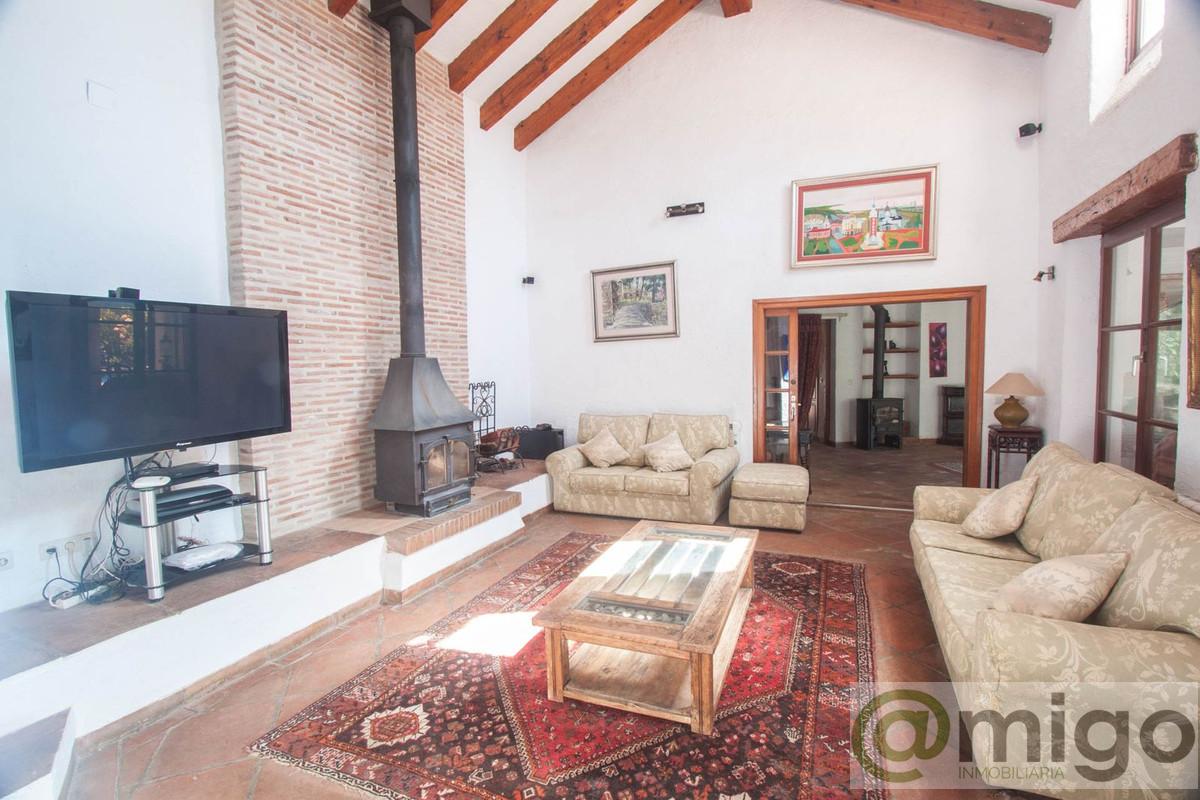 For sale of villa in Casares
