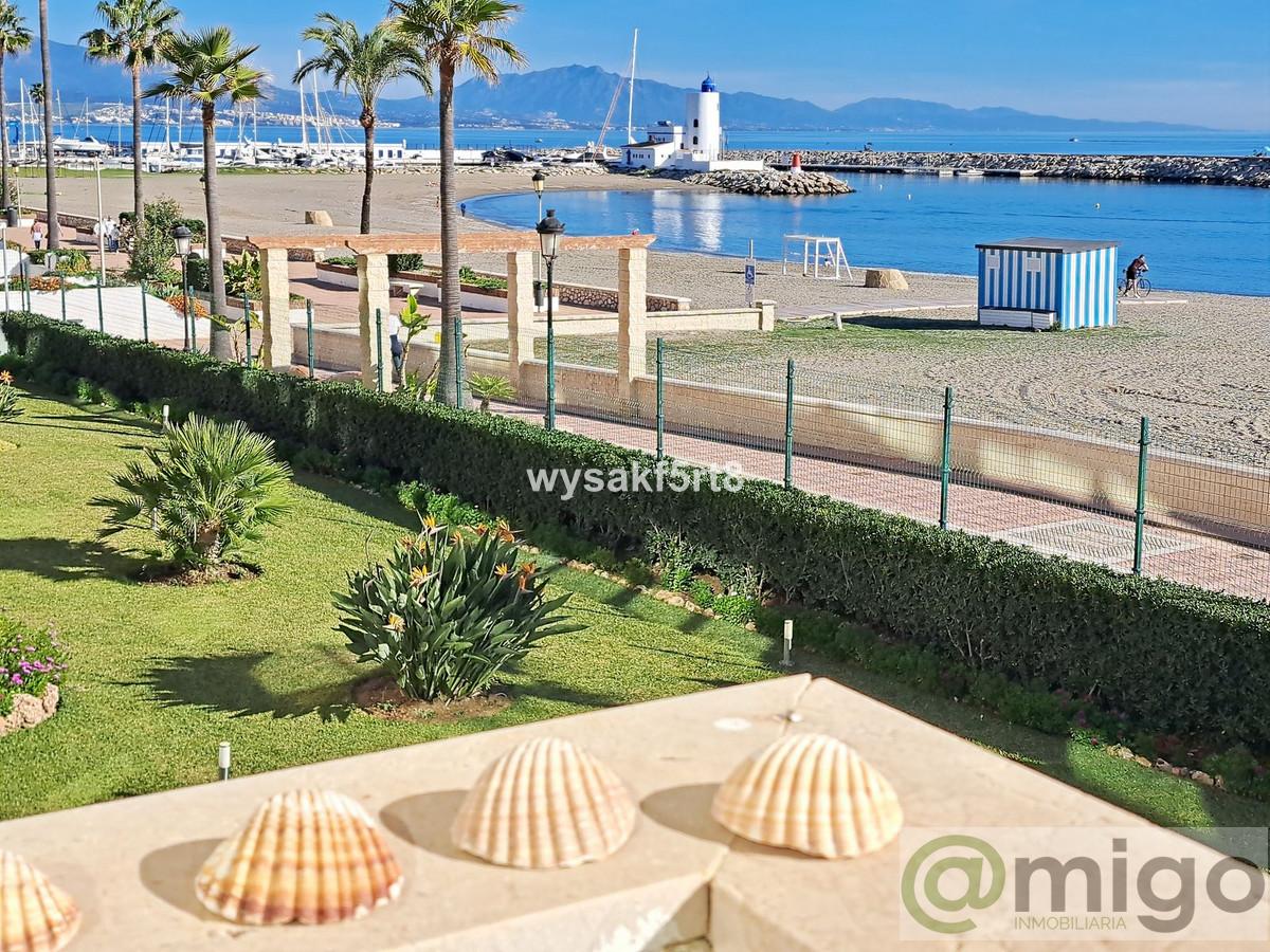 For sale of apartment in La Duquesa