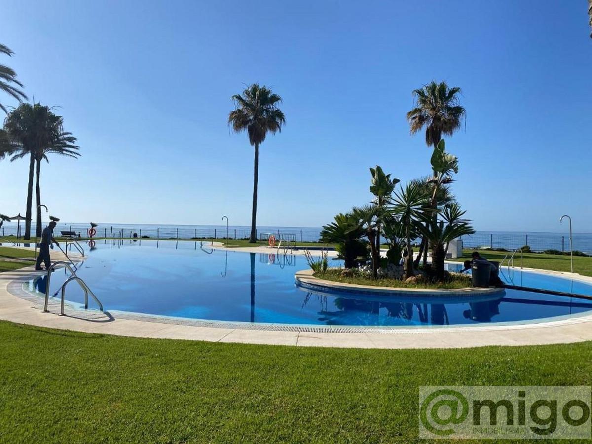 For sale of apartment in Calahonda