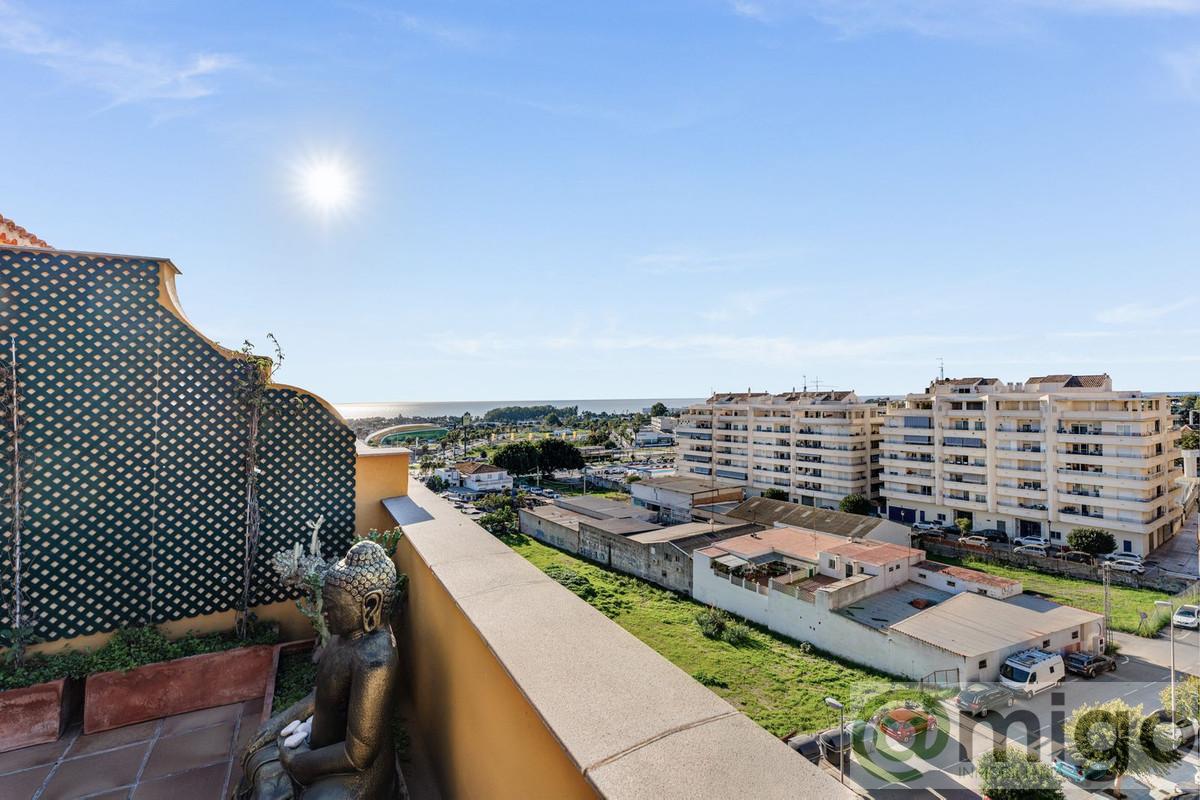 For sale of penthouse in Marbella