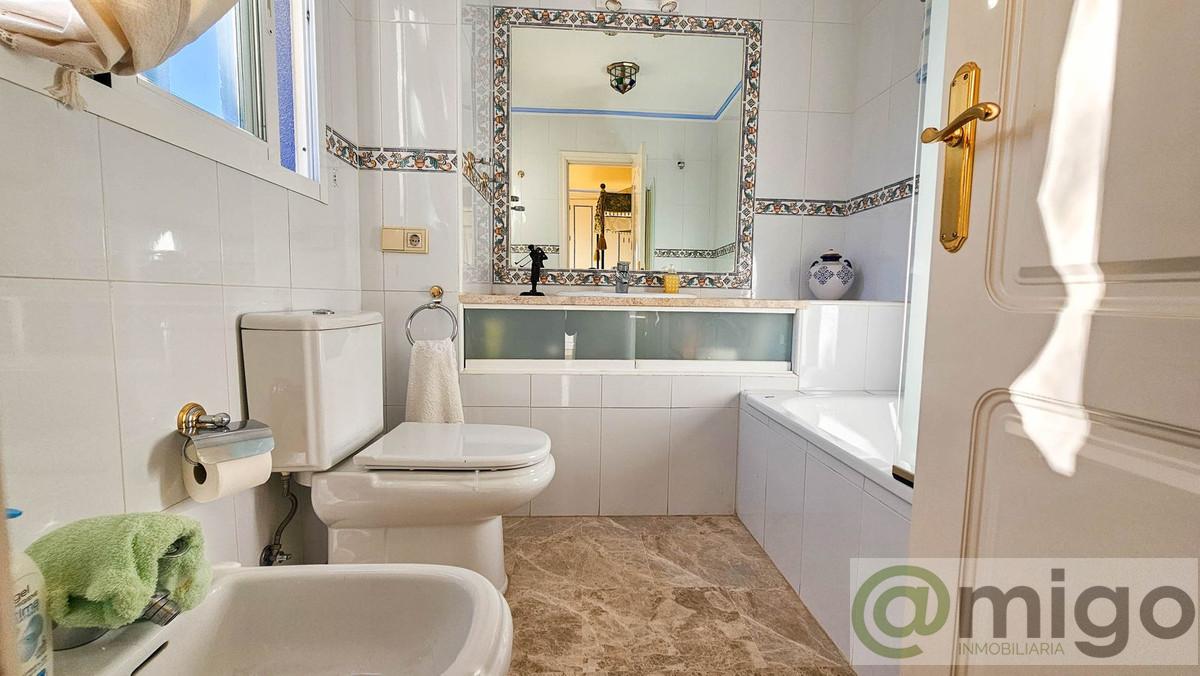 Venta de villa en Casares Playa
