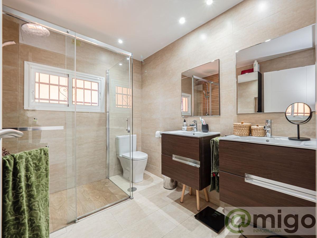 Venta de villa en Málaga Este