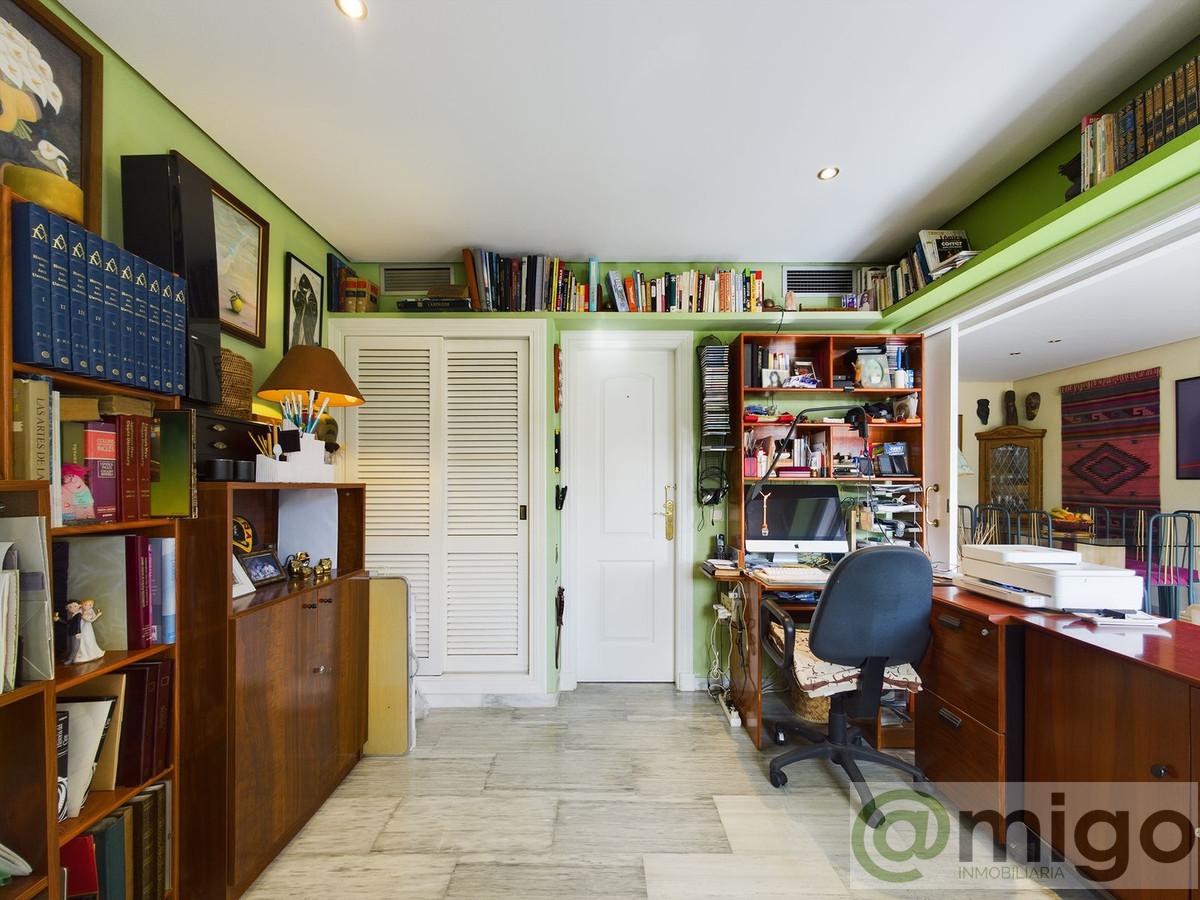 For sale of apartment in Marbella