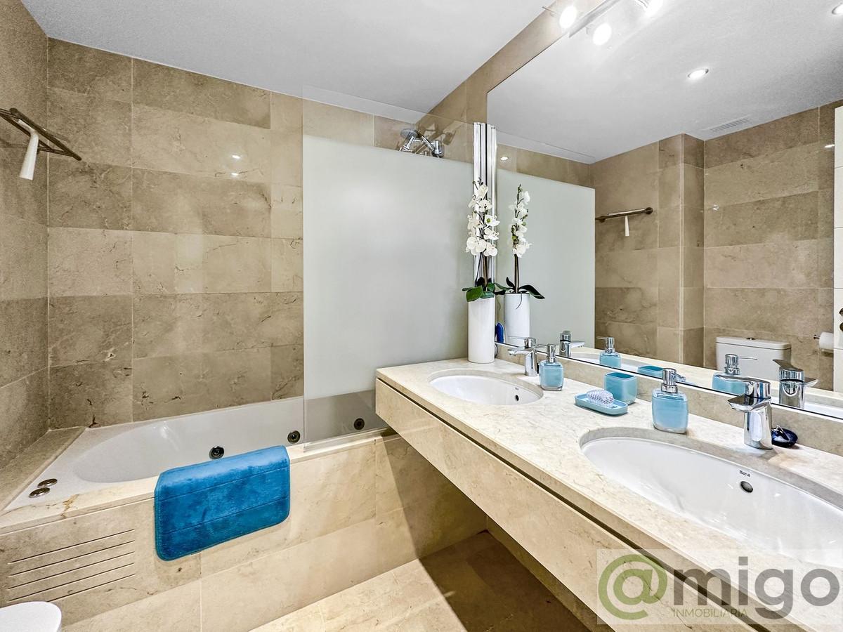 For sale of apartment in Casares Playa