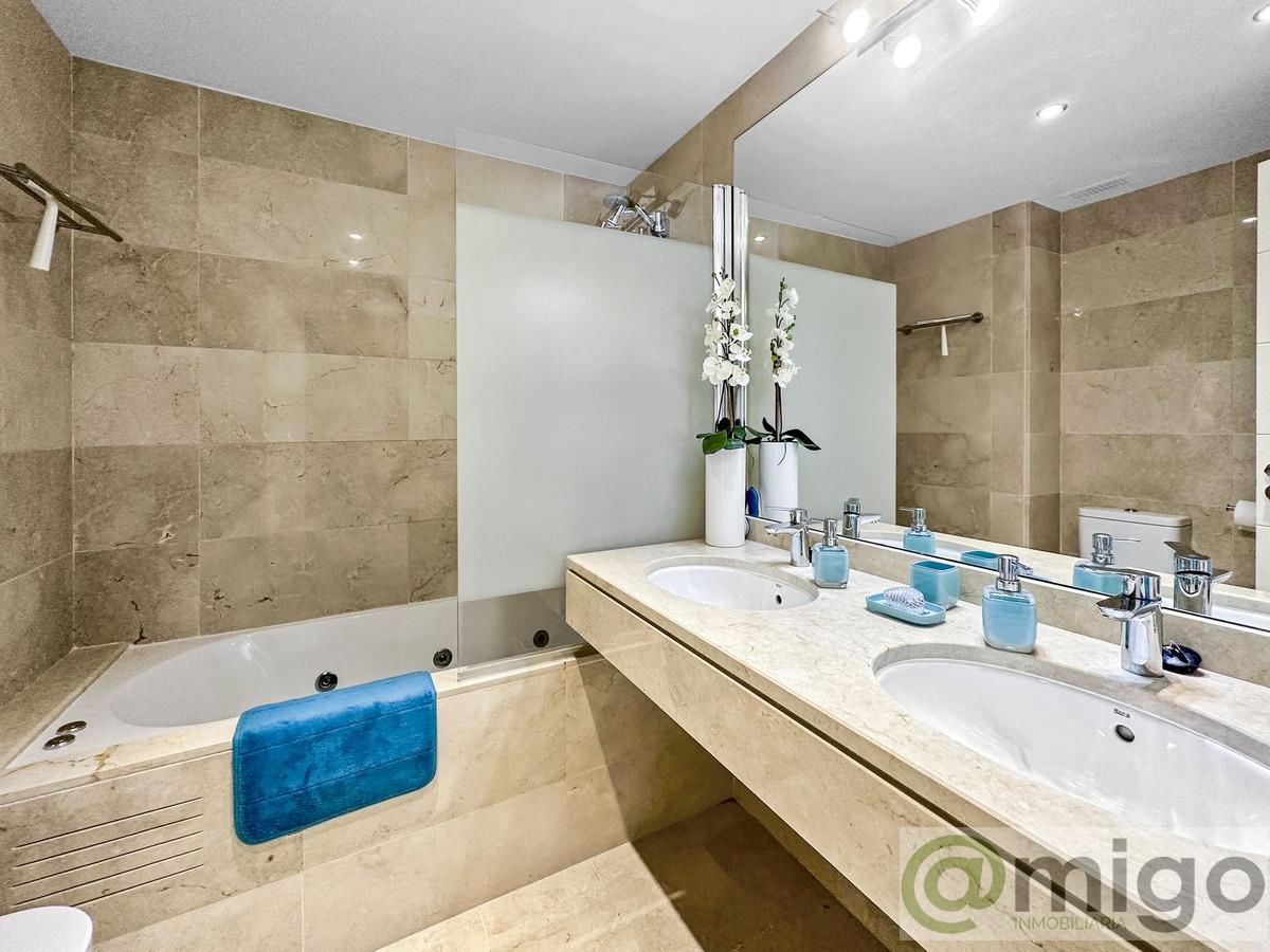 For sale of apartment in Casares Playa