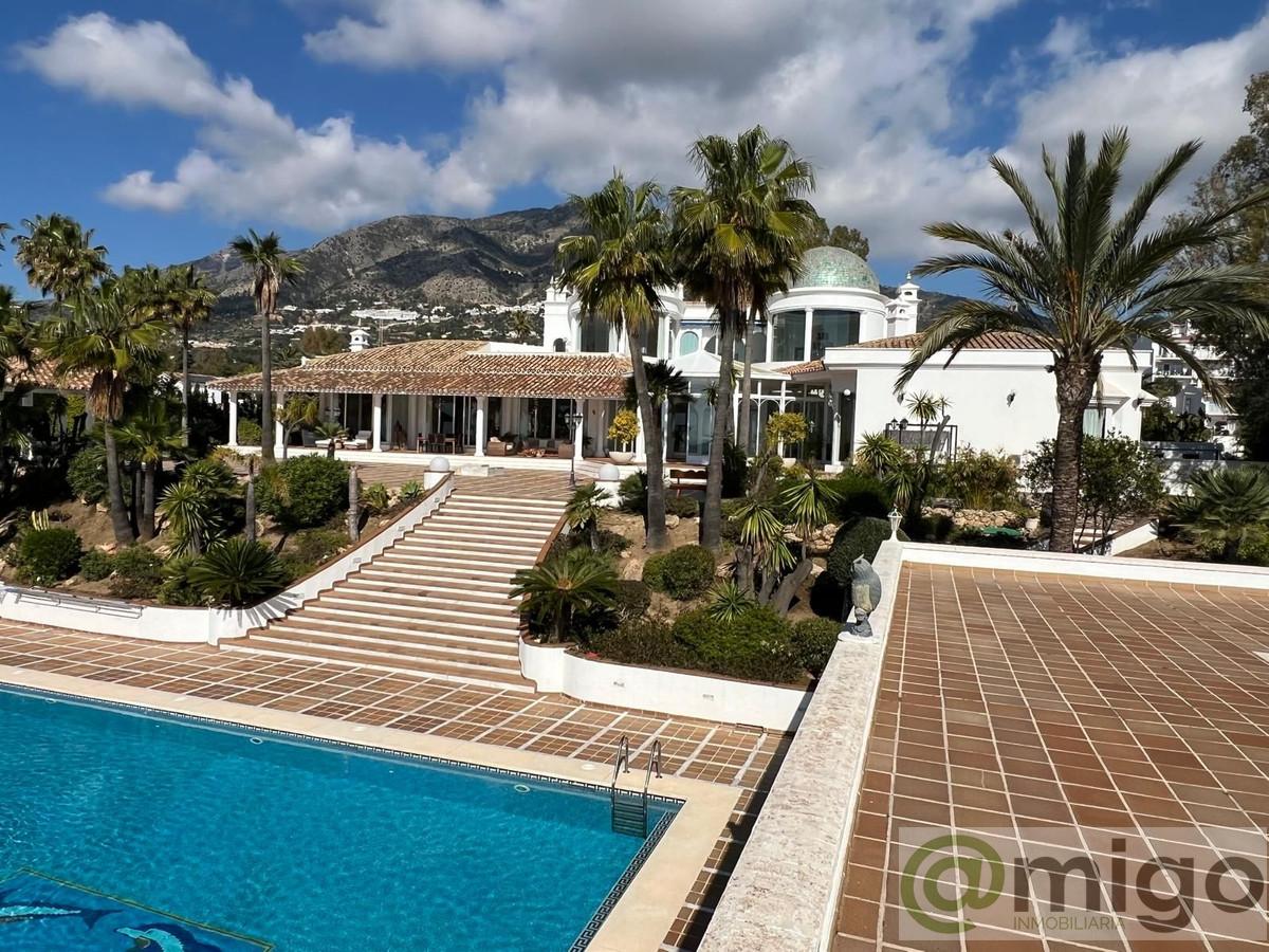 For sale of villa in Mijas