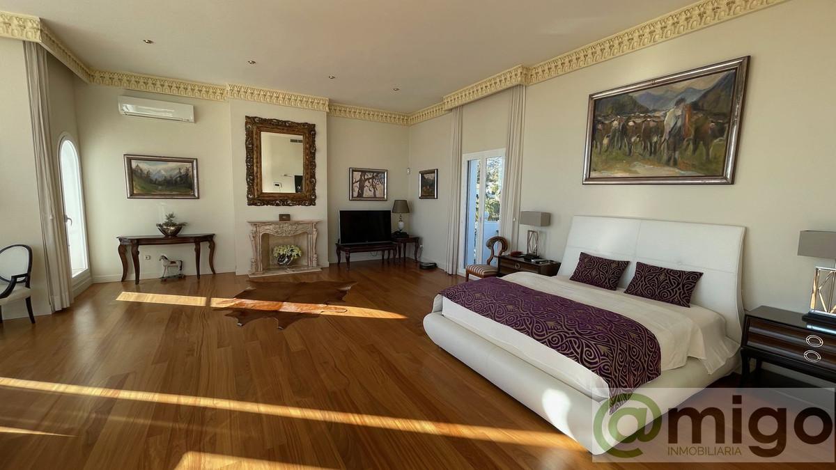For sale of villa in Mijas
