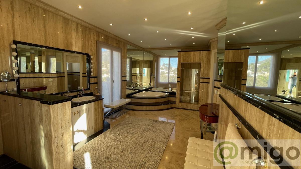 For sale of villa in Mijas