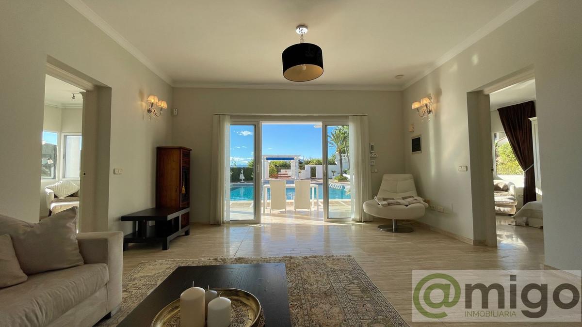 For sale of villa in Mijas