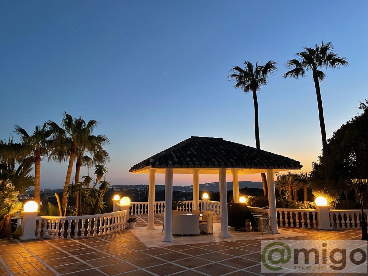 For sale of villa in Mijas